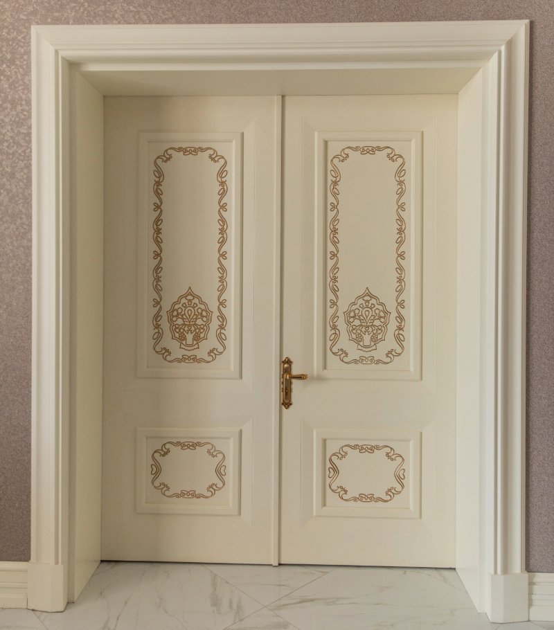 Door and Window Casing: Small Trim Details That Change the Room 